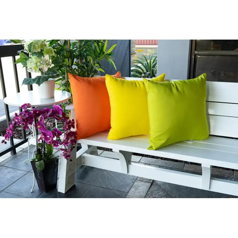 Indoor/Outdoor Solid Pillow