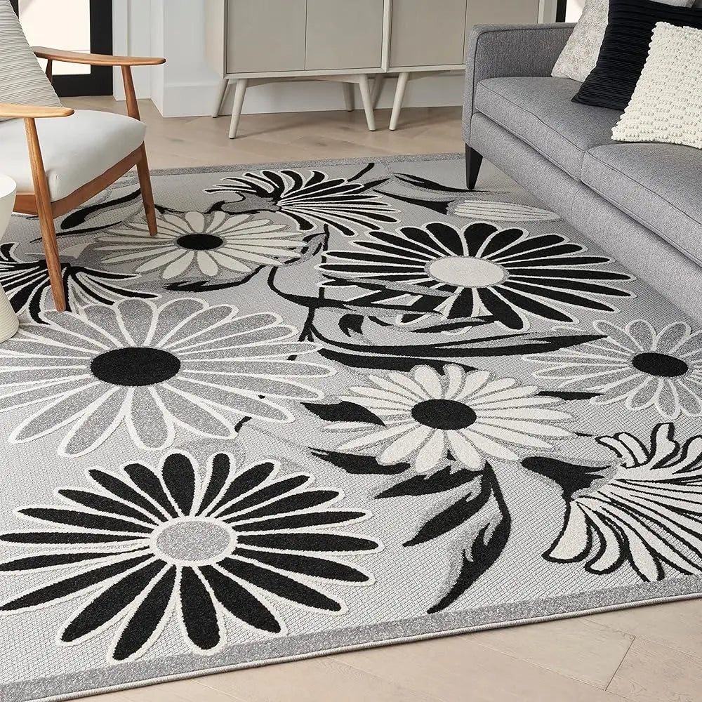 5'3"x7'5" Aloha Indoor/Outdoor Black/White
