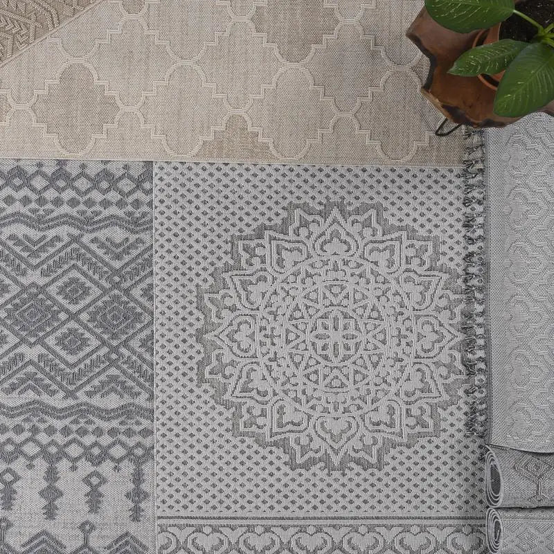 6x9 Geometric Indoor/Outdoor Grey/White