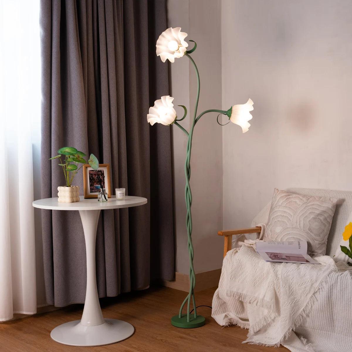 Dimmable Retro 3-Head Flower Lamp