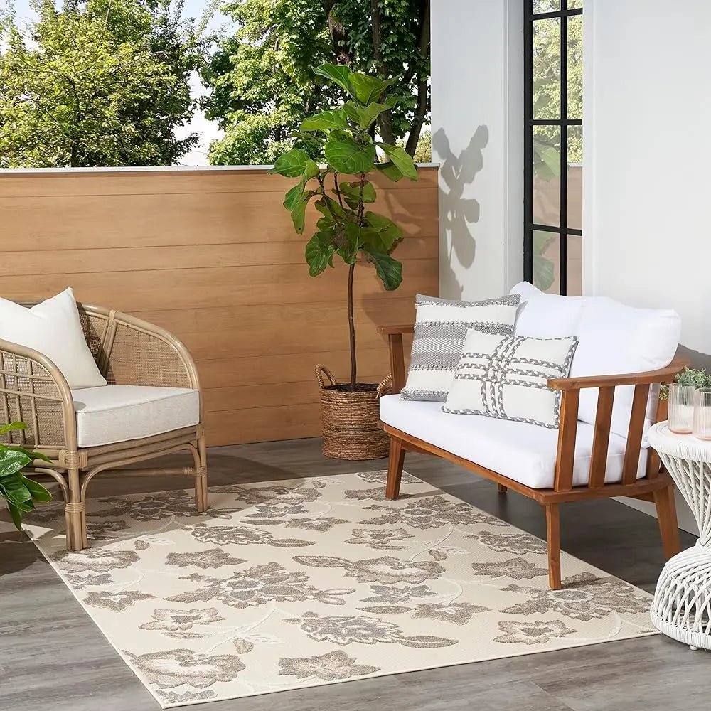 Indoor/Outdoor Beige 5'3"" X 7'5""