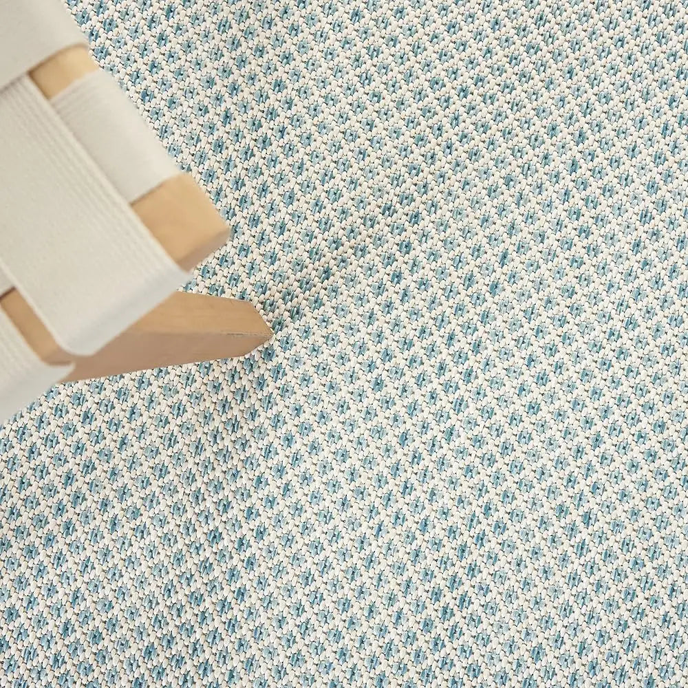 Indoor/Outdoor Ivory Aqua 7' X 10'