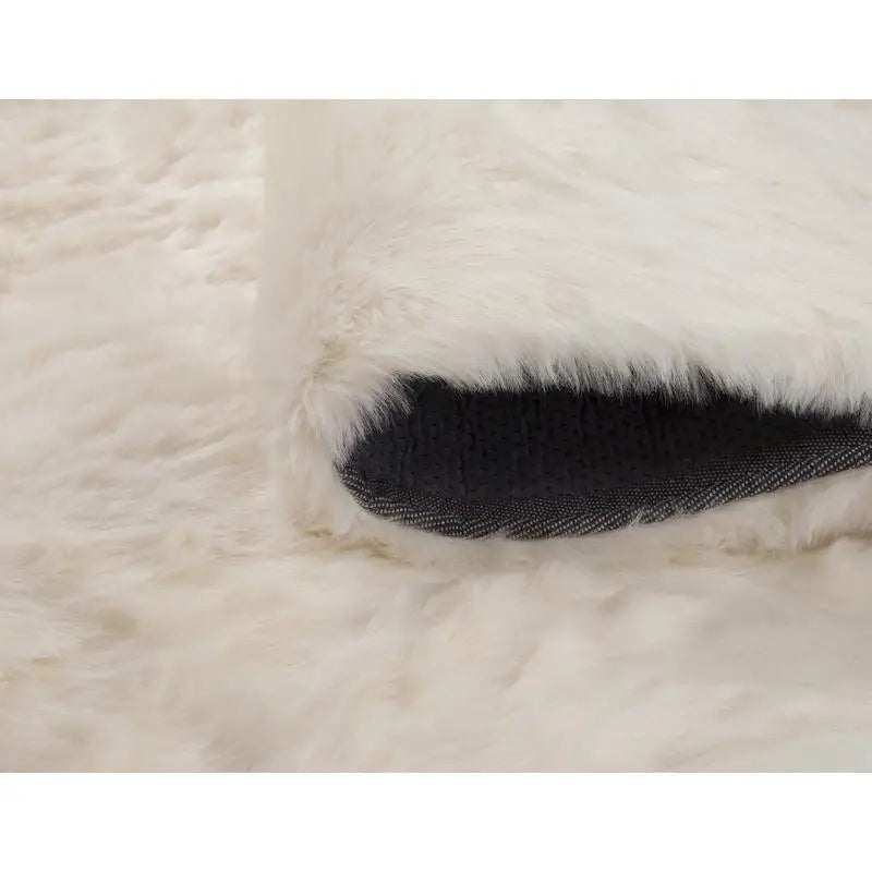 5x8 Ivory Faux Fur Soft Cozy