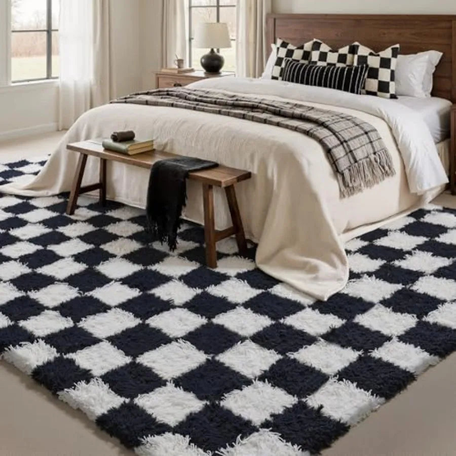 6x9 Checkered Black/ White Shag Washable