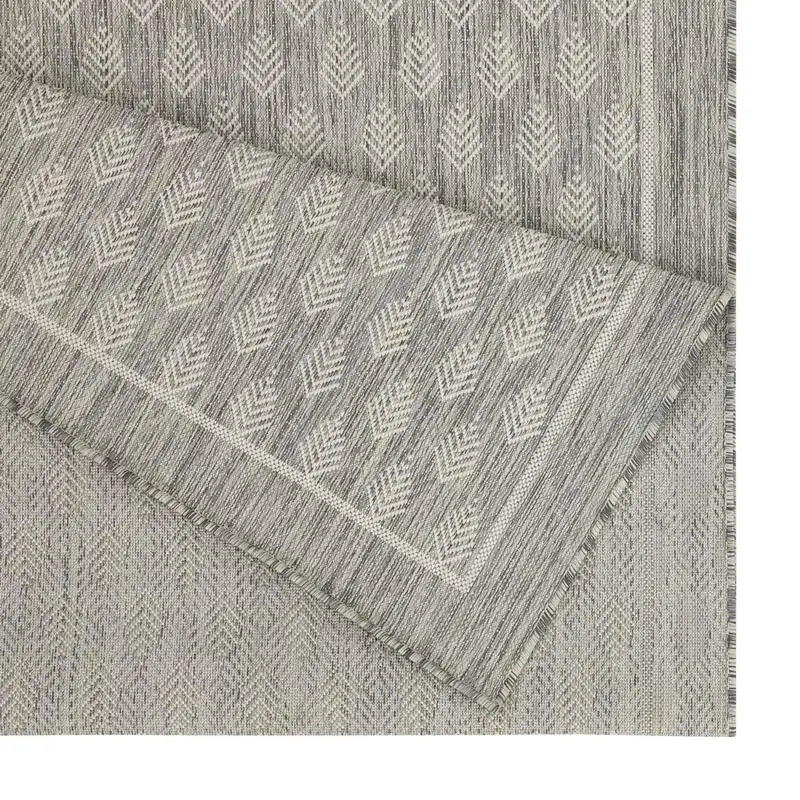 5'3"x7'3" Silver Indoor/Outdoor