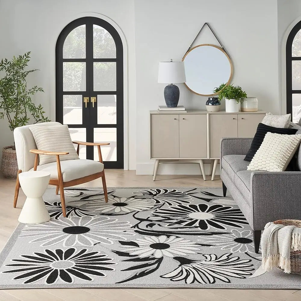 5'3"x7'5" Aloha Indoor/Outdoor Black/White