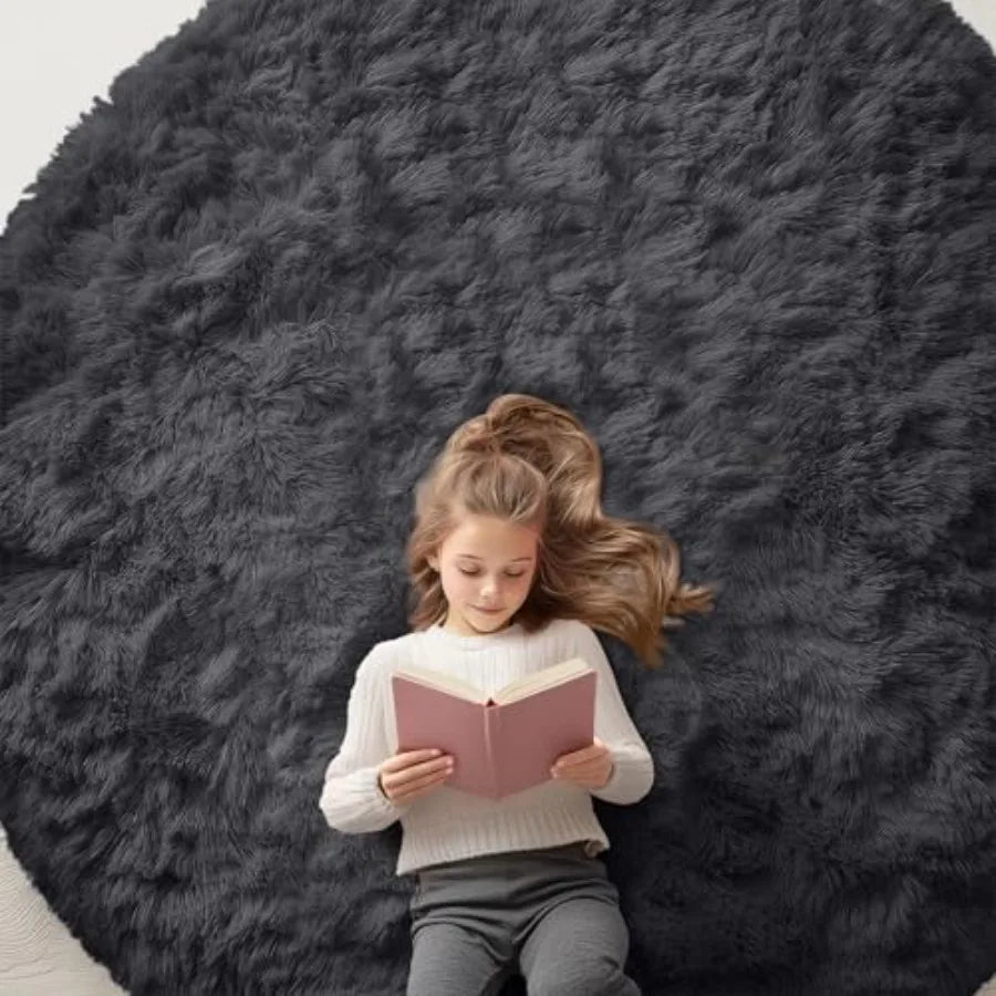 7' Black Round Rug
