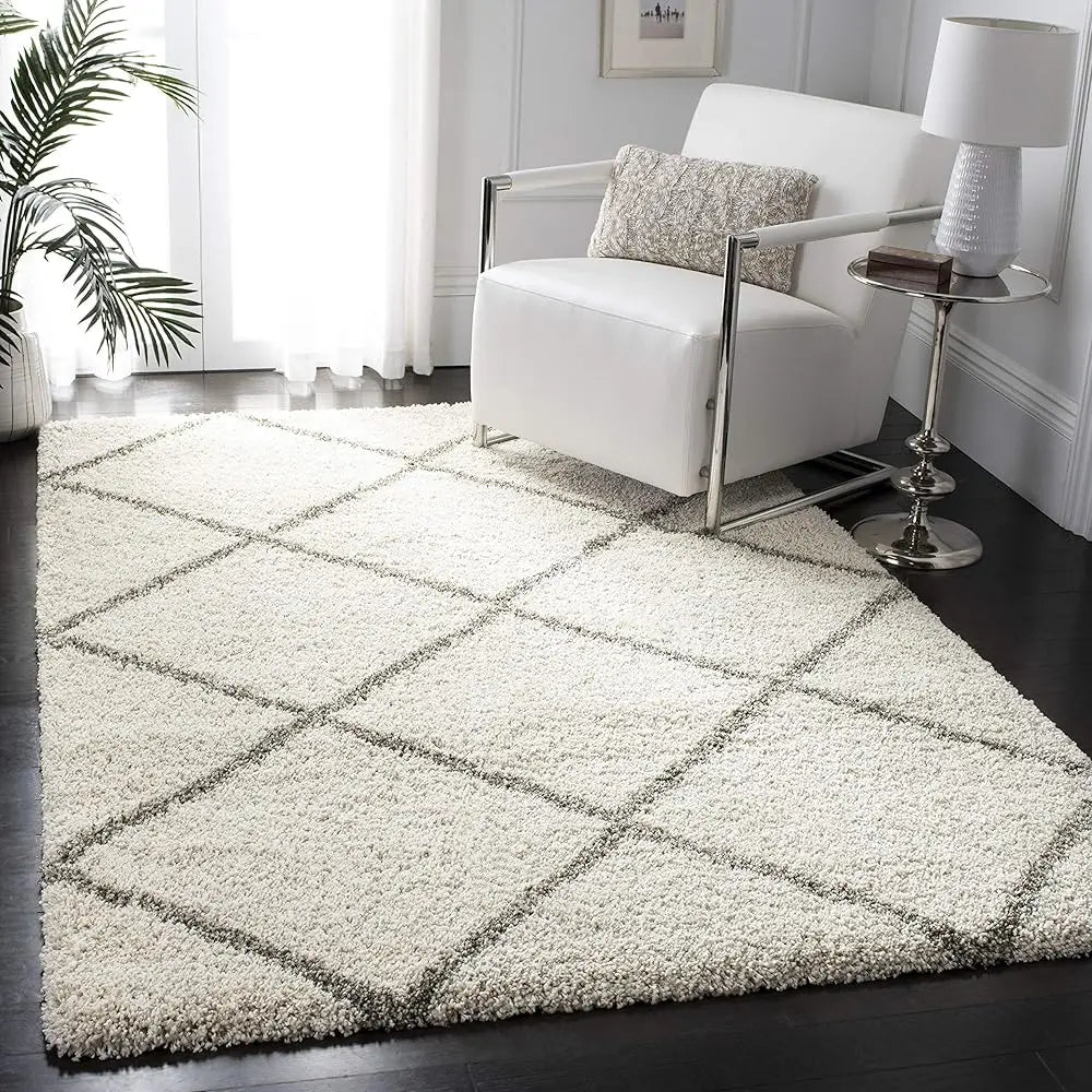 5x7 Shag Ivory/Grey Diamond Trellis