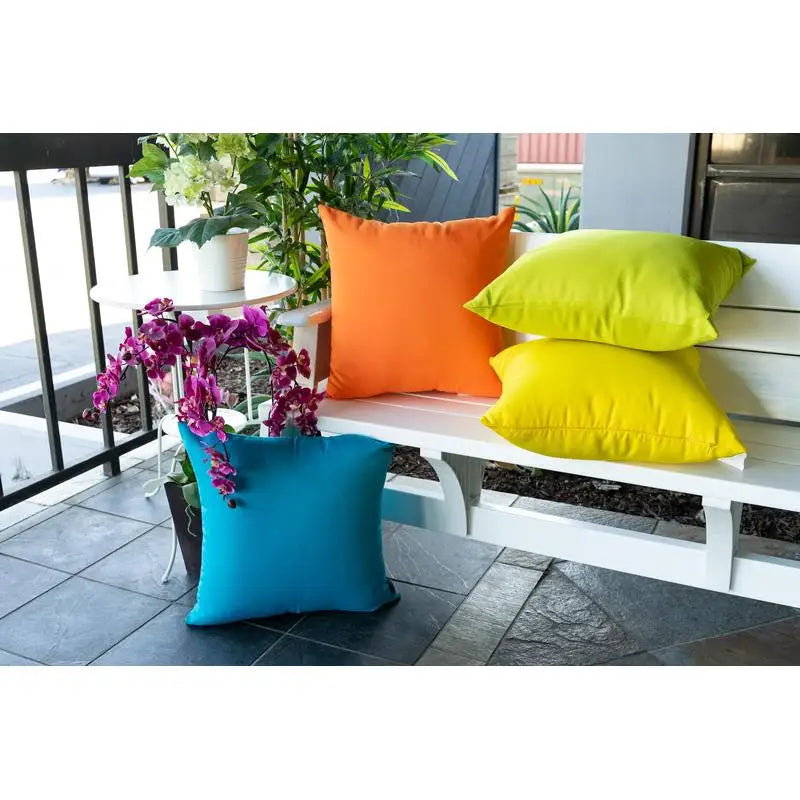 Indoor/Outdoor Solid Pillow