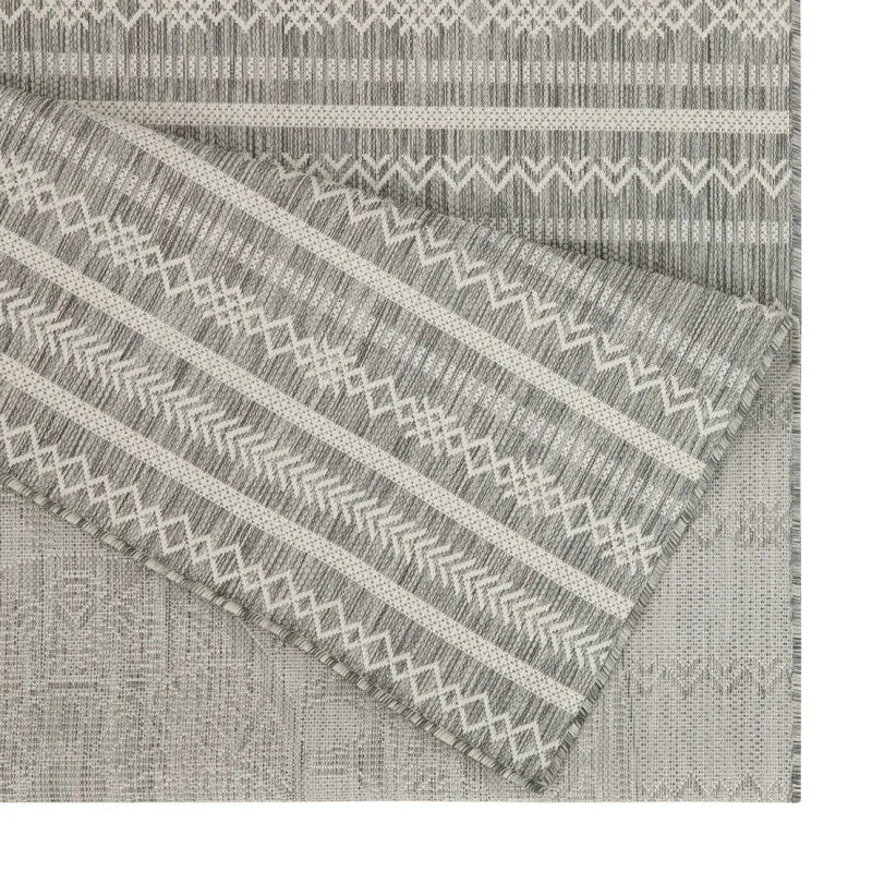 5'3"x7'3" Sunshine Silver Indoor/Outdoor