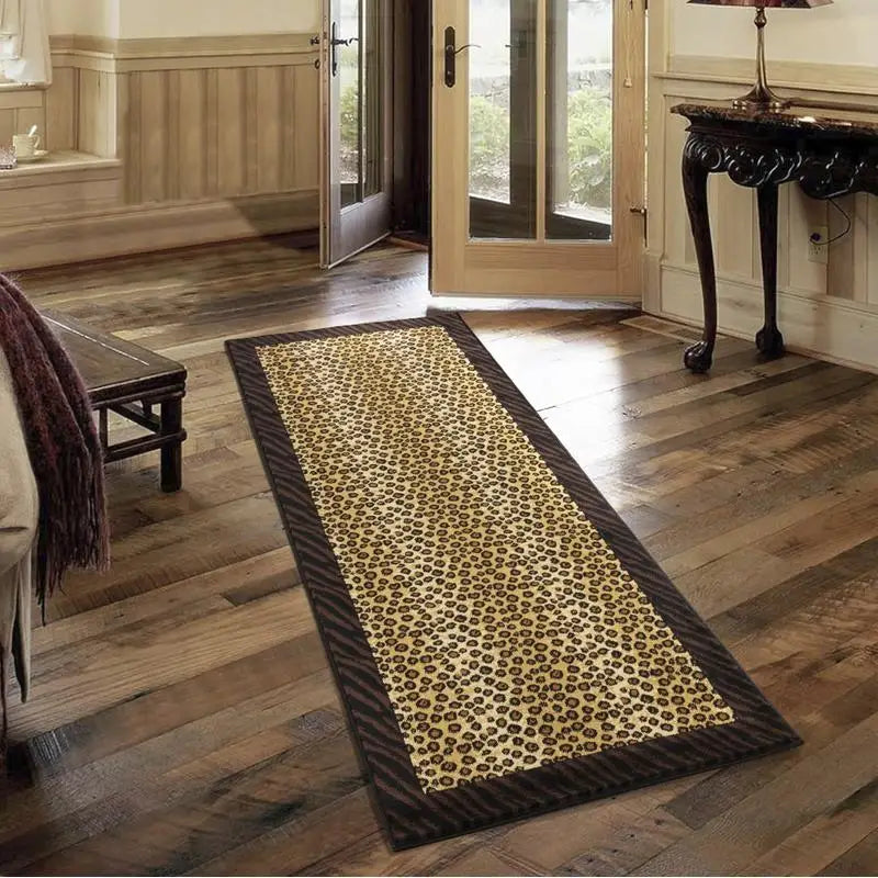 Animal Print Area Rug 2' 7: x 7'3"